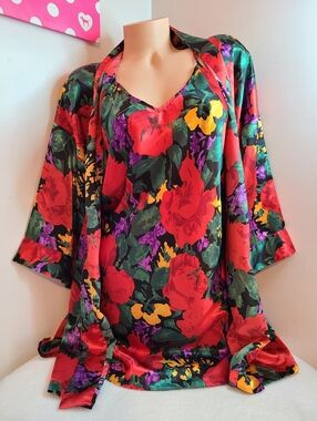 VTG Victoria's Secret Floral Satin Chemise & Robe Set Size M Roses